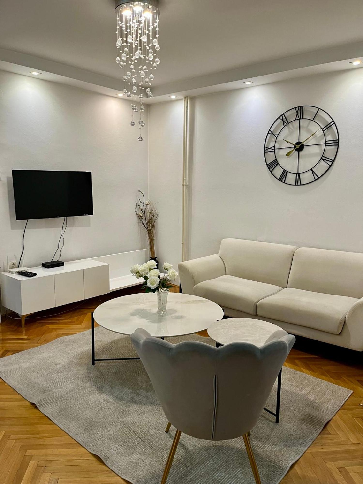 Ruby Luxury Central Apartment Üsküp Dış mekan fotoğraf